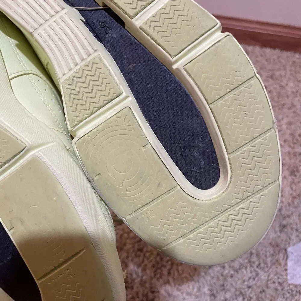 On Running Women's Size 7.5 The Roger Clubhouse Trainers Sneakers Bright Yellow - Picture 11 of 13